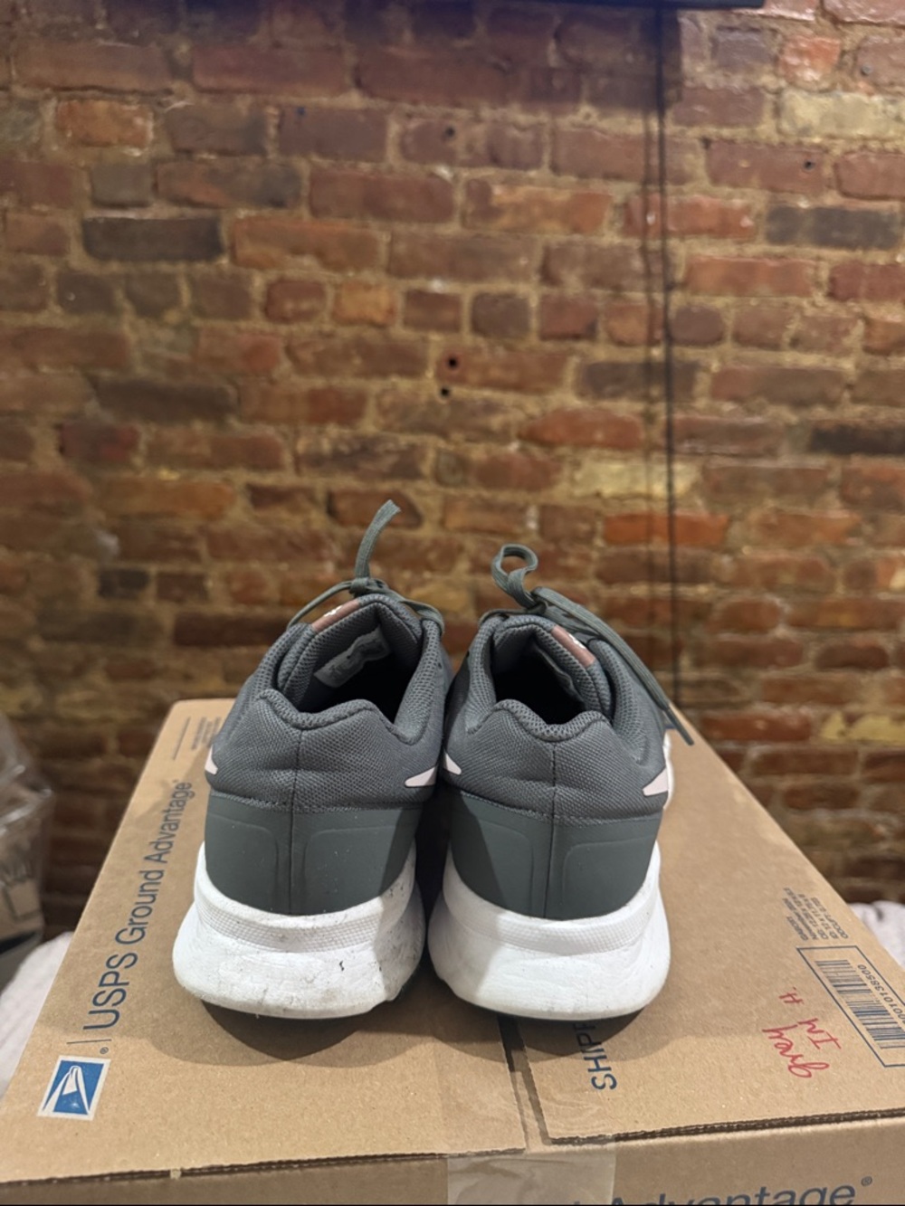 Nike Women's Running Shoes in Gray and Light Pink - Picture 6 of 8
